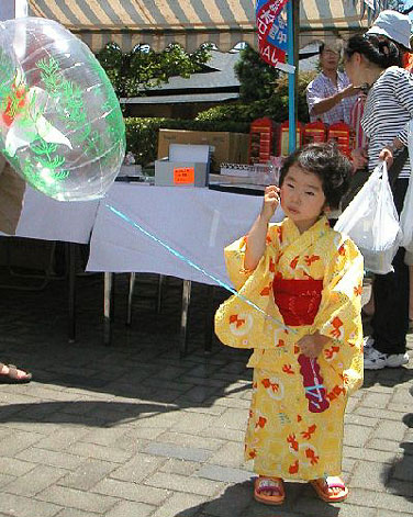 金魚バルーンを買ってくれた女の子